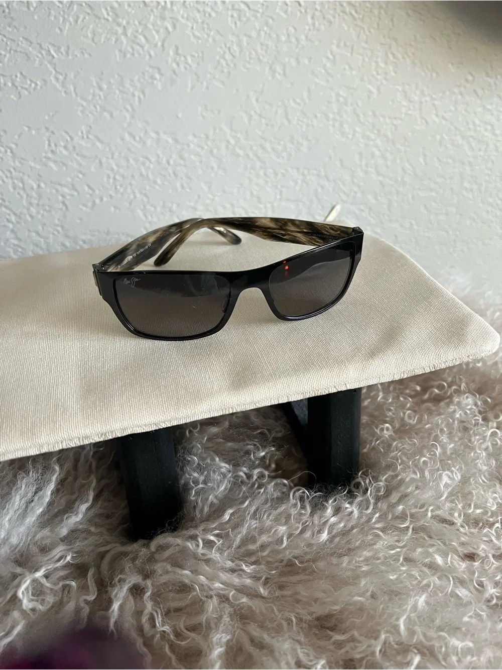 Maui Jim Black Front Sunglasses with Tortoiseshell Temples